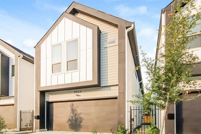 Building Photo - 3044 Truxillo St
