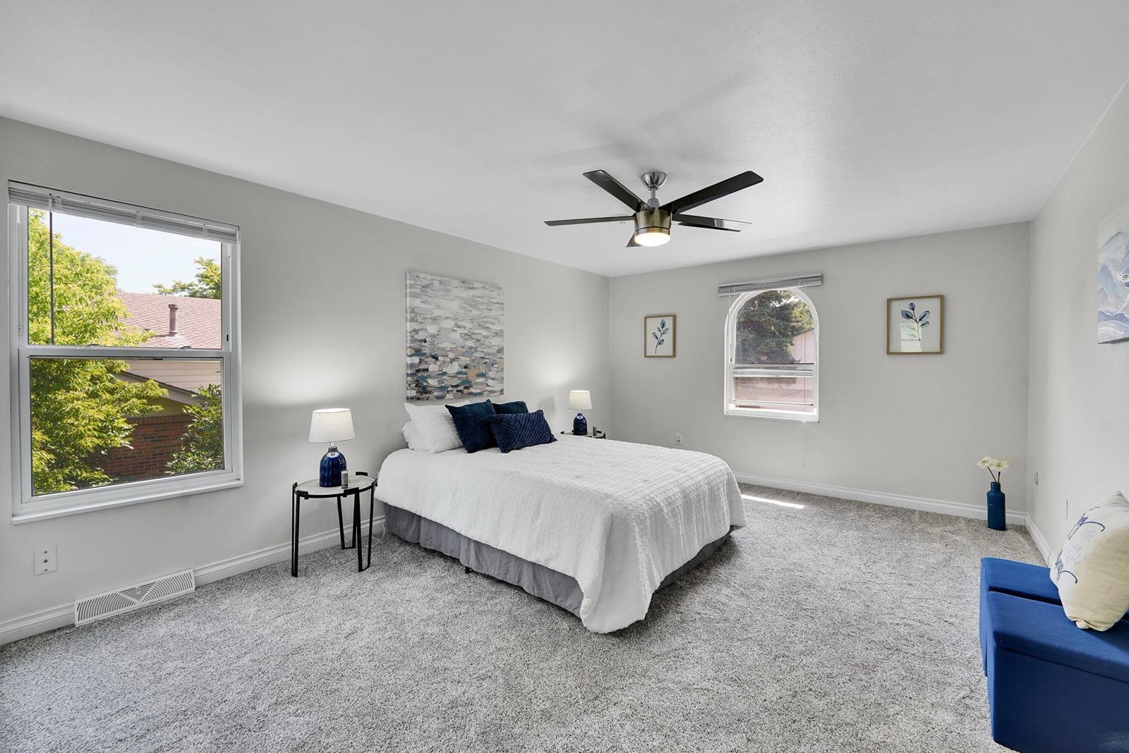 Building Photo - 7303 E Mercer Pl