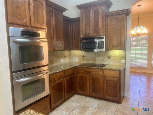 Building Photo - 2429 Nickelback Dr
