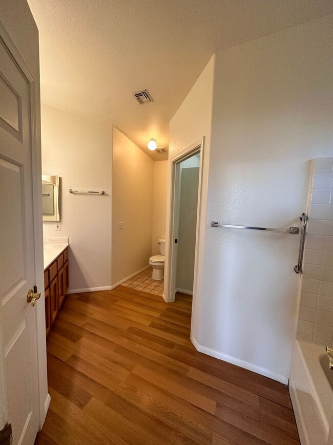 Building Photo - Great 3 Bedroom, 2 Bath Home Centrally located in Kingman!