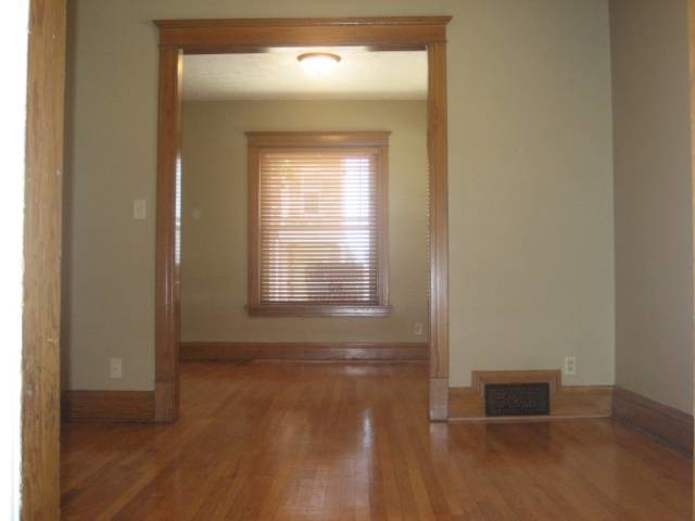 Building Photo - 556 S 26th Ave