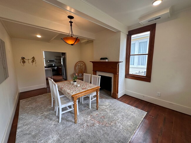 Building Photo - Historic Downtown Wilmington Furnished 3 B...