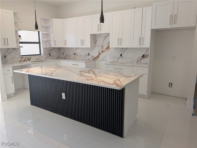 Building Photo - 4208 10th St SW