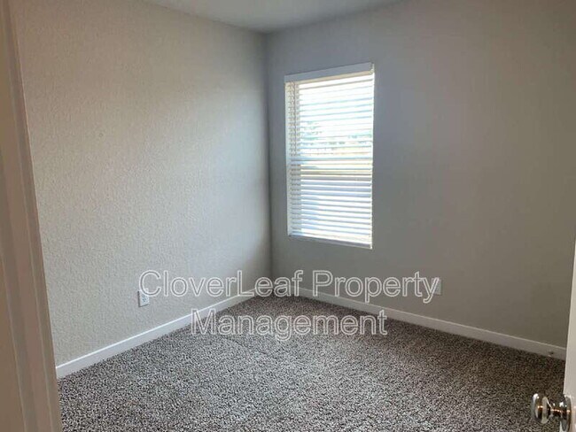 Building Photo - 708 Stonemanor Bay