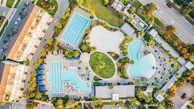 Building Photo - 10205 Pearson Ave