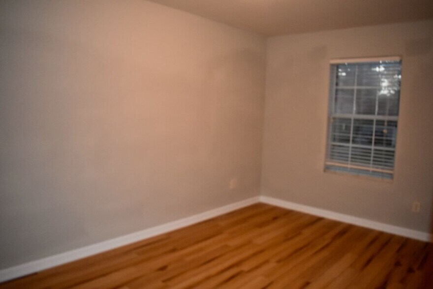Building Photo - 410 Laurel Sage Dr