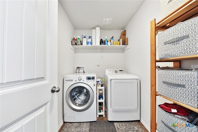 Building Photo - 801 Cinnamon Teal