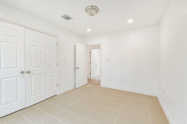 Building Photo - 10412 Ehlers Rd