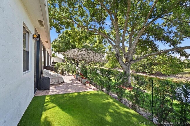 Building Photo - 10775 Waterberry Dr