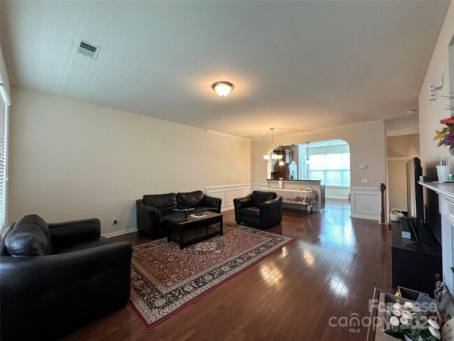 Building Photo - 835 Skybrook Falls Dr
