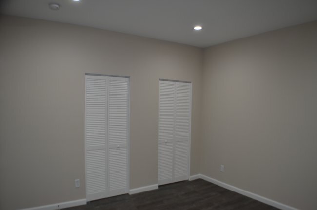Building Photo - 563 Burritt St