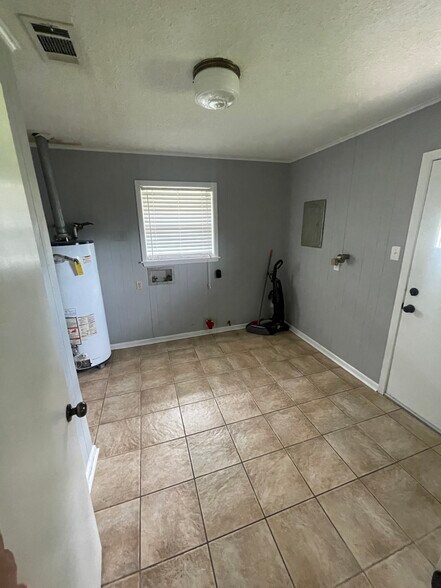 Building Photo - 55075 US-51