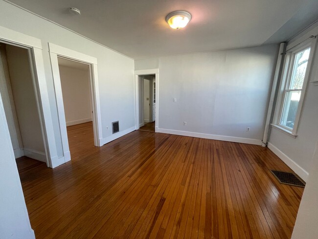 Building Photo - 26 Livingston Ave