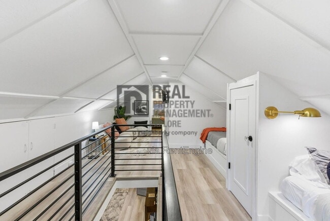 Building Photo - 809 3rd Ave W