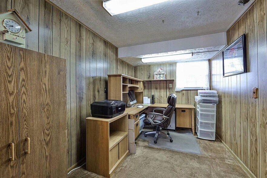 Building Photo - 5938 Fairdale Dr