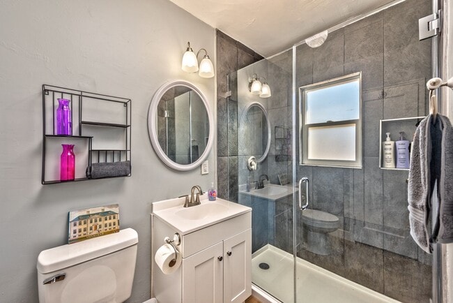 Building Photo - Beautiful 1-Bedroom Available