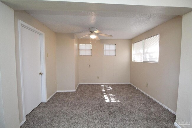 Building Photo - 5 Edgewood Cir