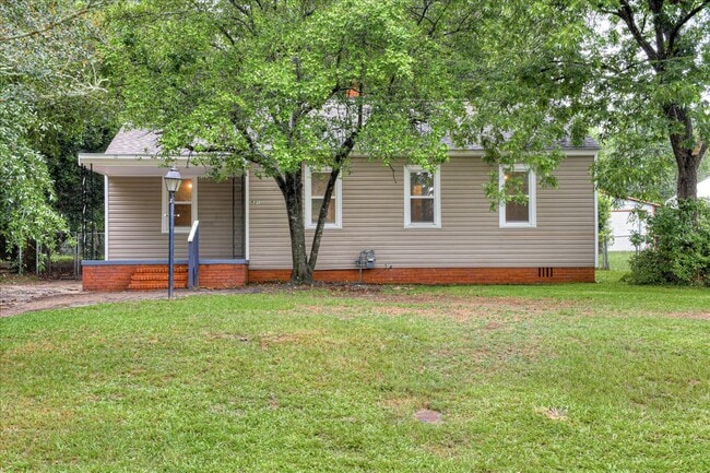 Building Photo - 531 Tubman St