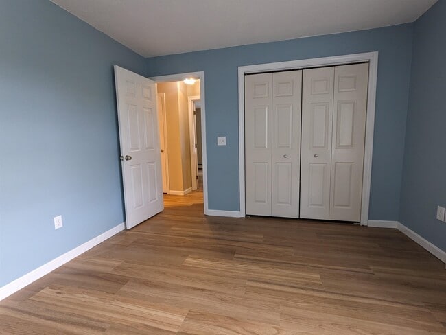 Building Photo - 50 Brookside Dr