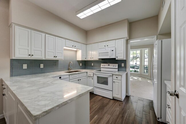 Building Photo - 2400 N Braeswood Blvd