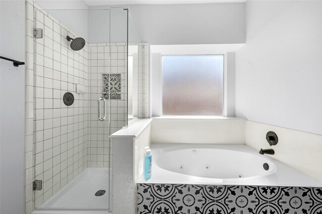 Building Photo - 6818 Catarina Cir