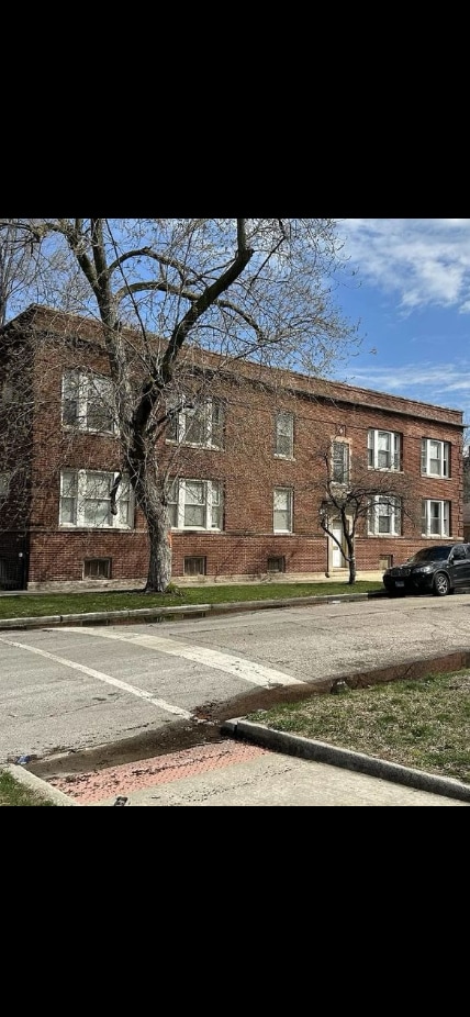 Building Photo - 1504 E 74th Pl