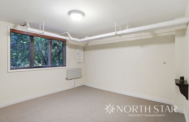 Building Photo - Live in a National Historic Home