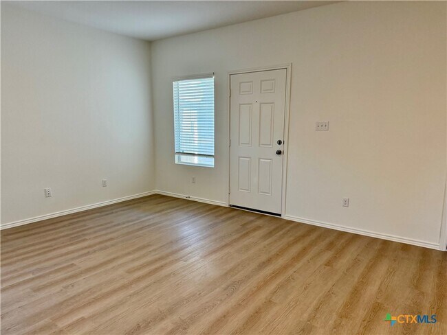 Building Photo - 345 The Bad Wy