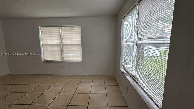 Building Photo - 2880 NW 12th Ct