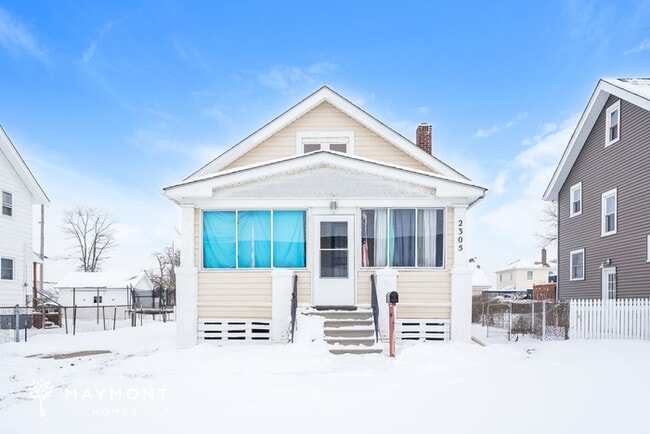 Building Photo - 2305 E 33rd St