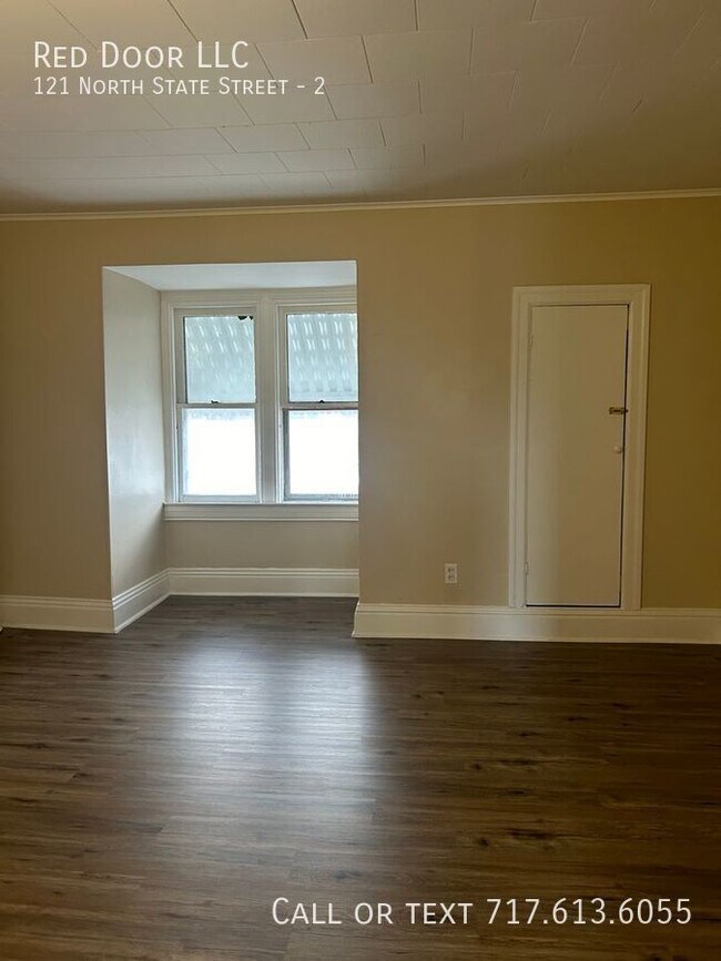 Building Photo - 121 N State St