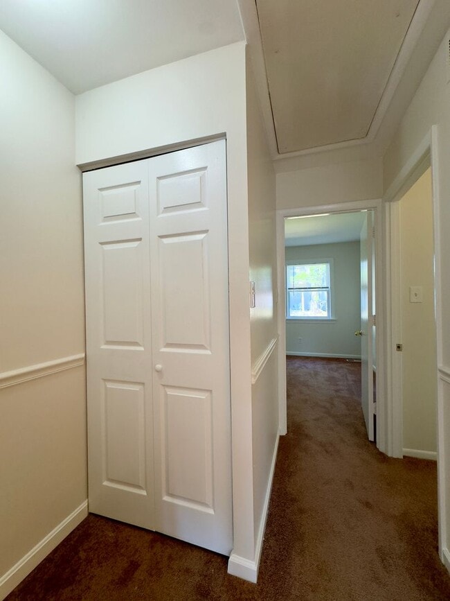 Building Photo - Charming 3Bed/1.5Bath Townhome in Rosedale
