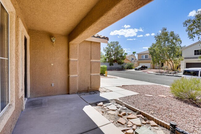 Building Photo - Charming Single-Story in Silverado Ranch!