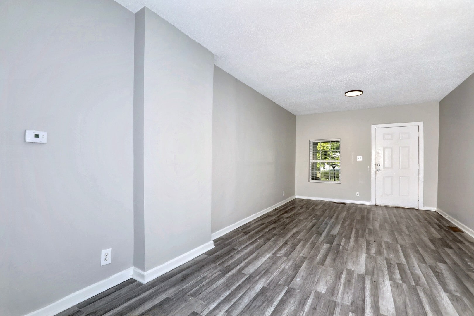 Building Photo - 414 N Temple Ave