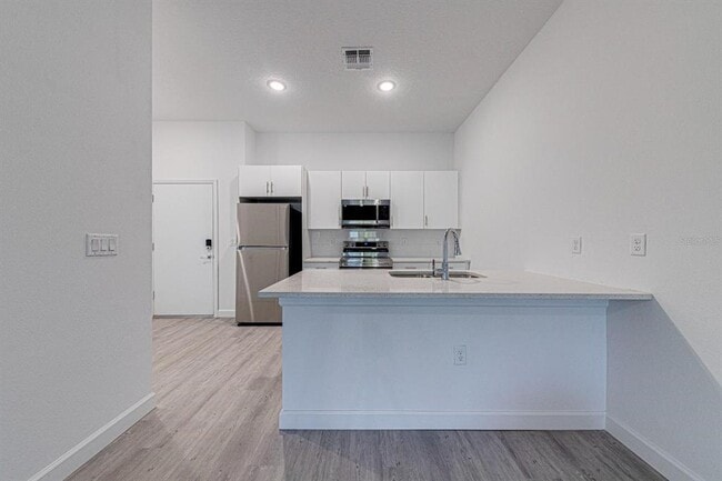 Building Photo - 633 Trikomo Dr