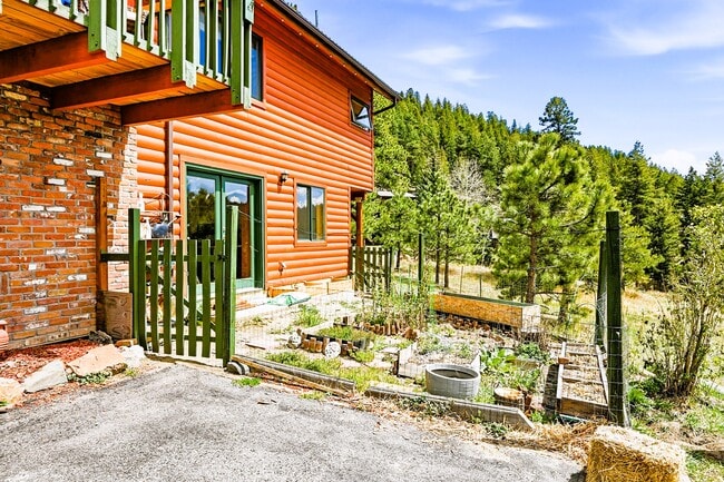 Building Photo - 6060 Kilimanjaro Dr