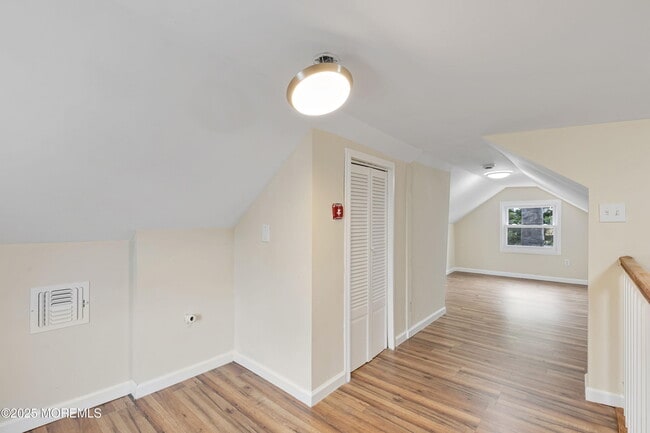 Building Photo - 216 Delaware St