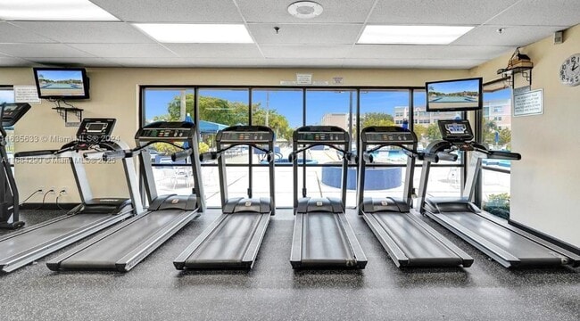 Building Photo - 8400 Sunrise Lakes Blvd