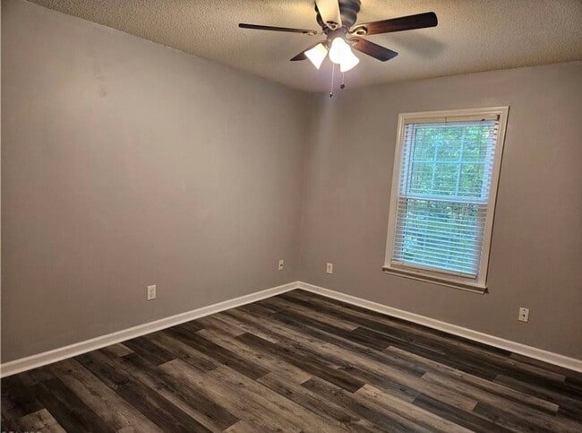 Building Photo - 2nd-level, 2-bedroom, 2-full bath condo