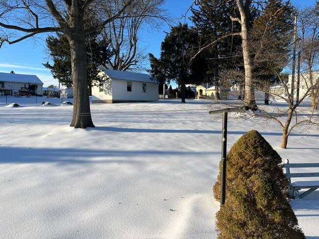 Building Photo - 2006 White St