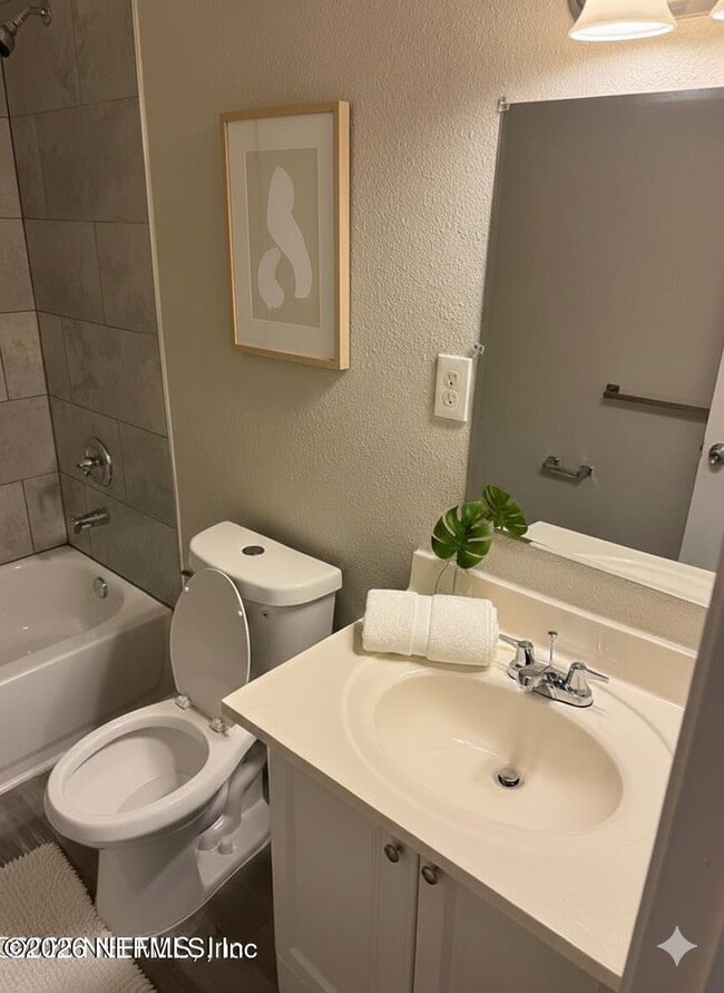 Building Photo - 2706 Palafox St