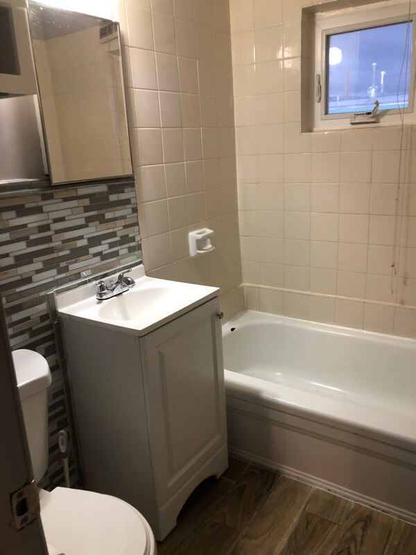 Building Photo - 204 St Francis Rd NW