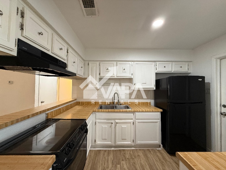 Building Photo - 6507 Ridge Peak Dr