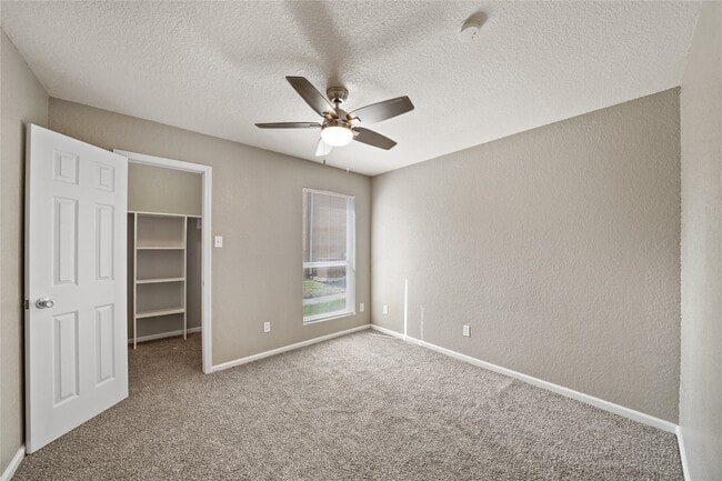 Building Photo - 8100 Creekbend Dr