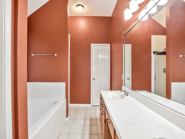 Building Photo - 15118 Red Cedar Cove Ln