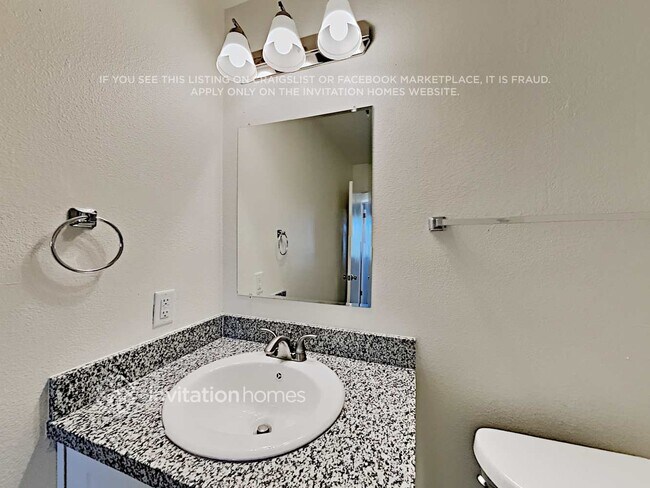 Building Photo - 3407 E Anderson Dr