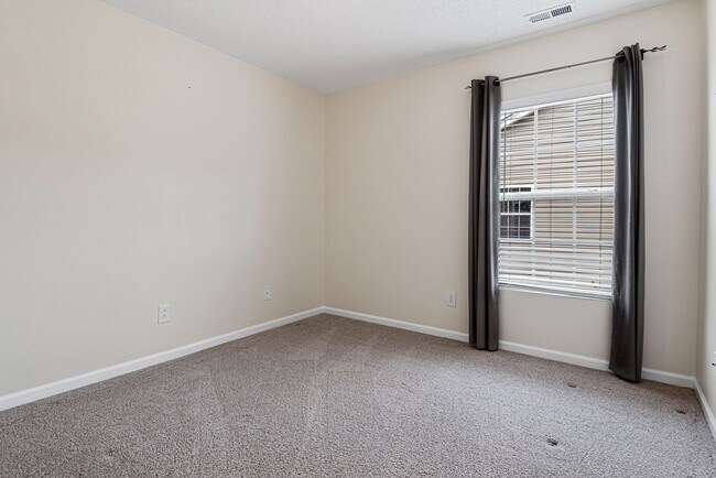 Building Photo - 135 Bellfare Dr