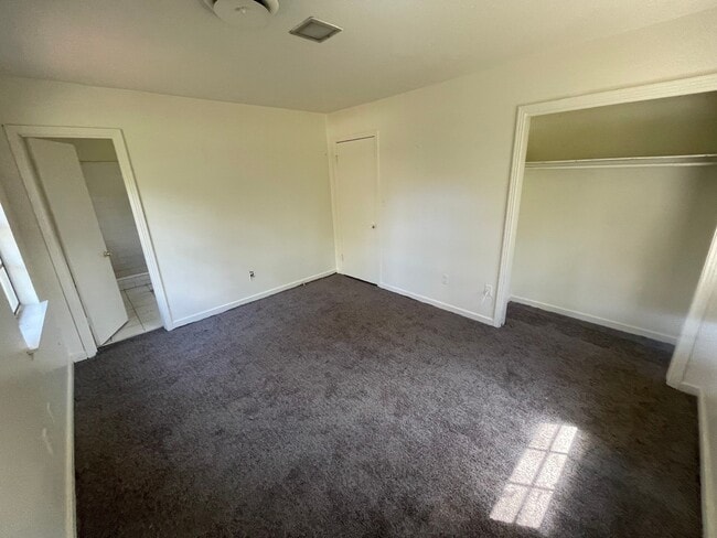 Building Photo - 1471 Dorgan St