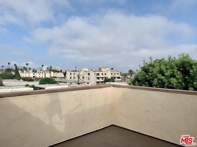 Building Photo - 12412 Texas Ave