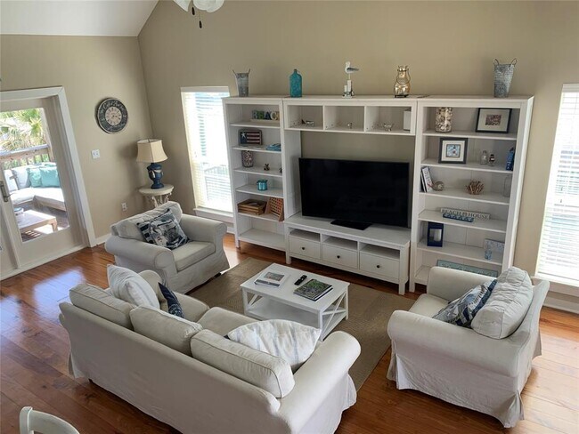 Building Photo - 13807 Mutiny Ln